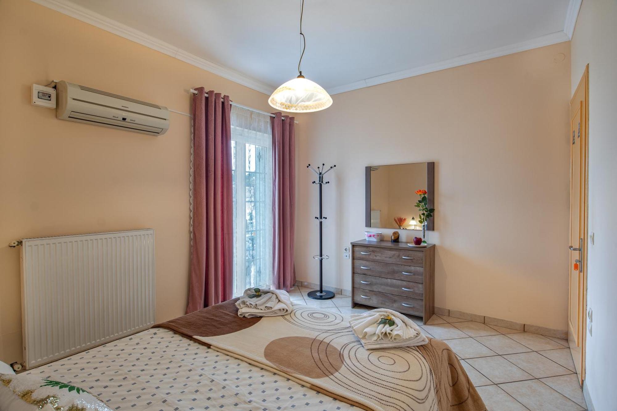 House Of Velenia - 2 Bedroom Apartment Near Old Town, Airport And Bus Station Corfu  ภายนอก รูปภาพ