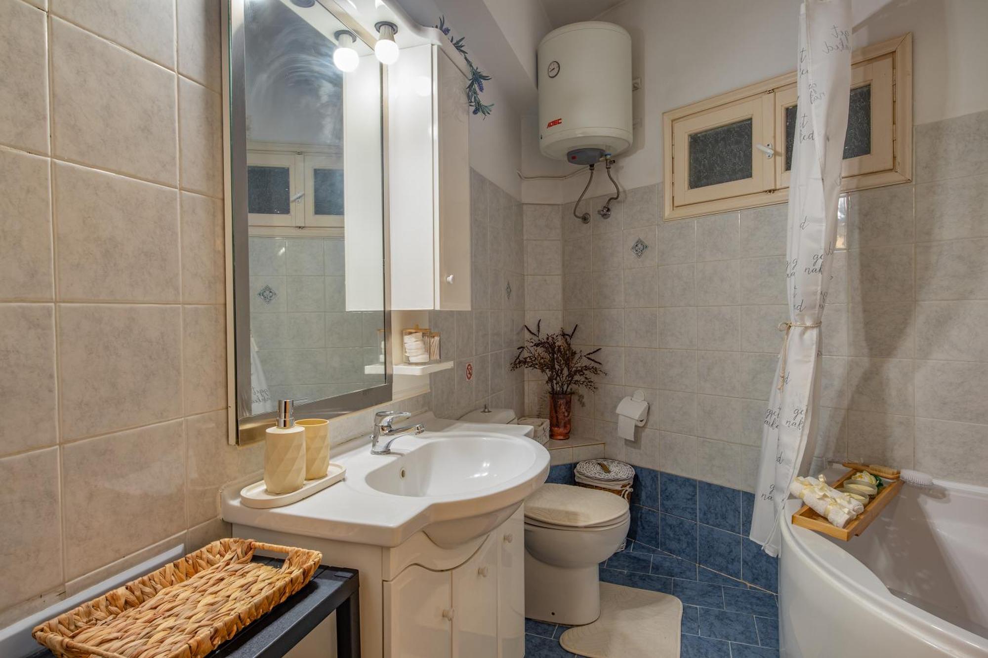 House Of Velenia - 2 Bedroom Apartment Near Old Town, Airport And Bus Station Corfu  ภายนอก รูปภาพ