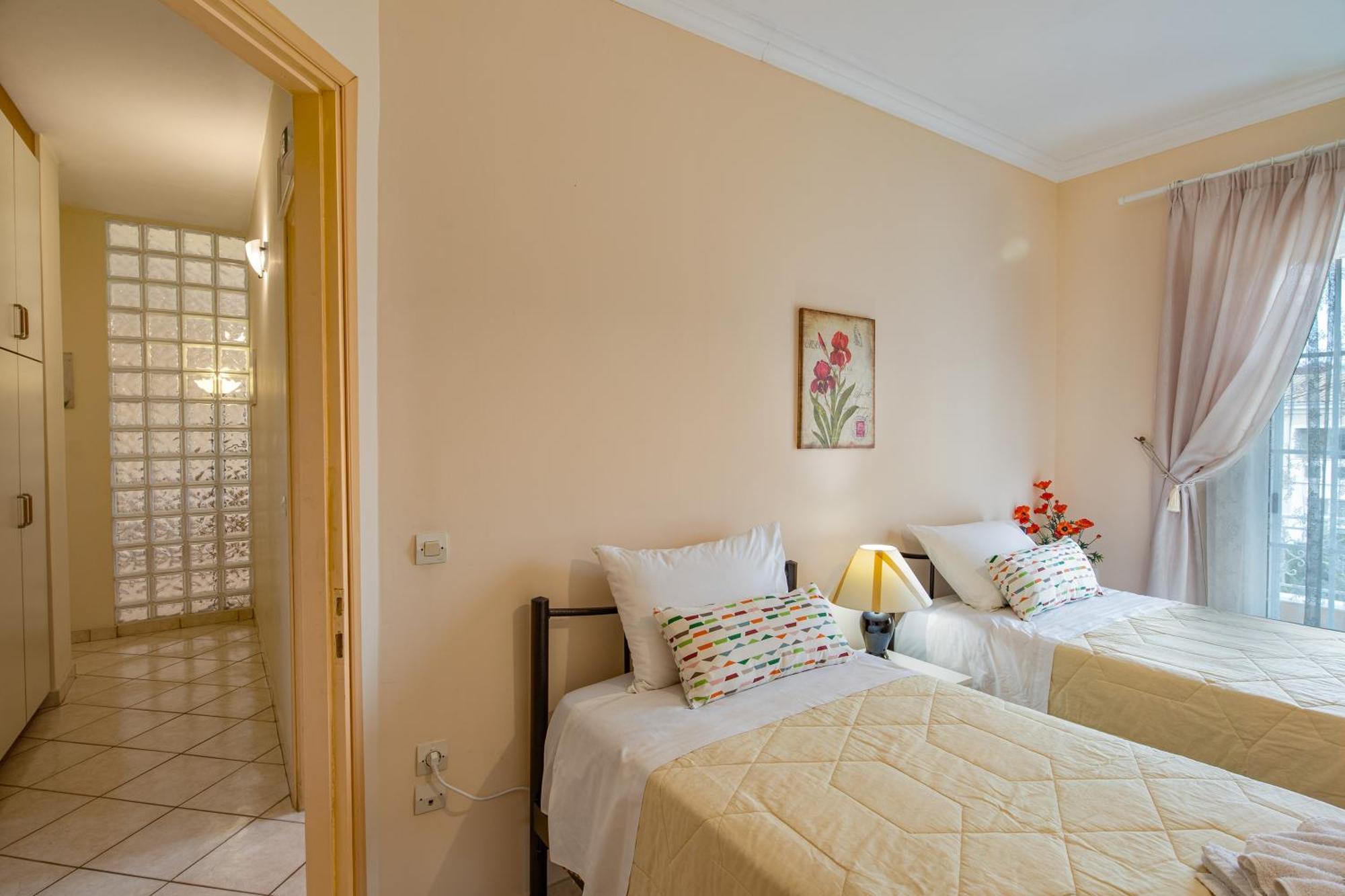 House Of Velenia - 2 Bedroom Apartment Near Old Town, Airport And Bus Station Corfu  ภายนอก รูปภาพ